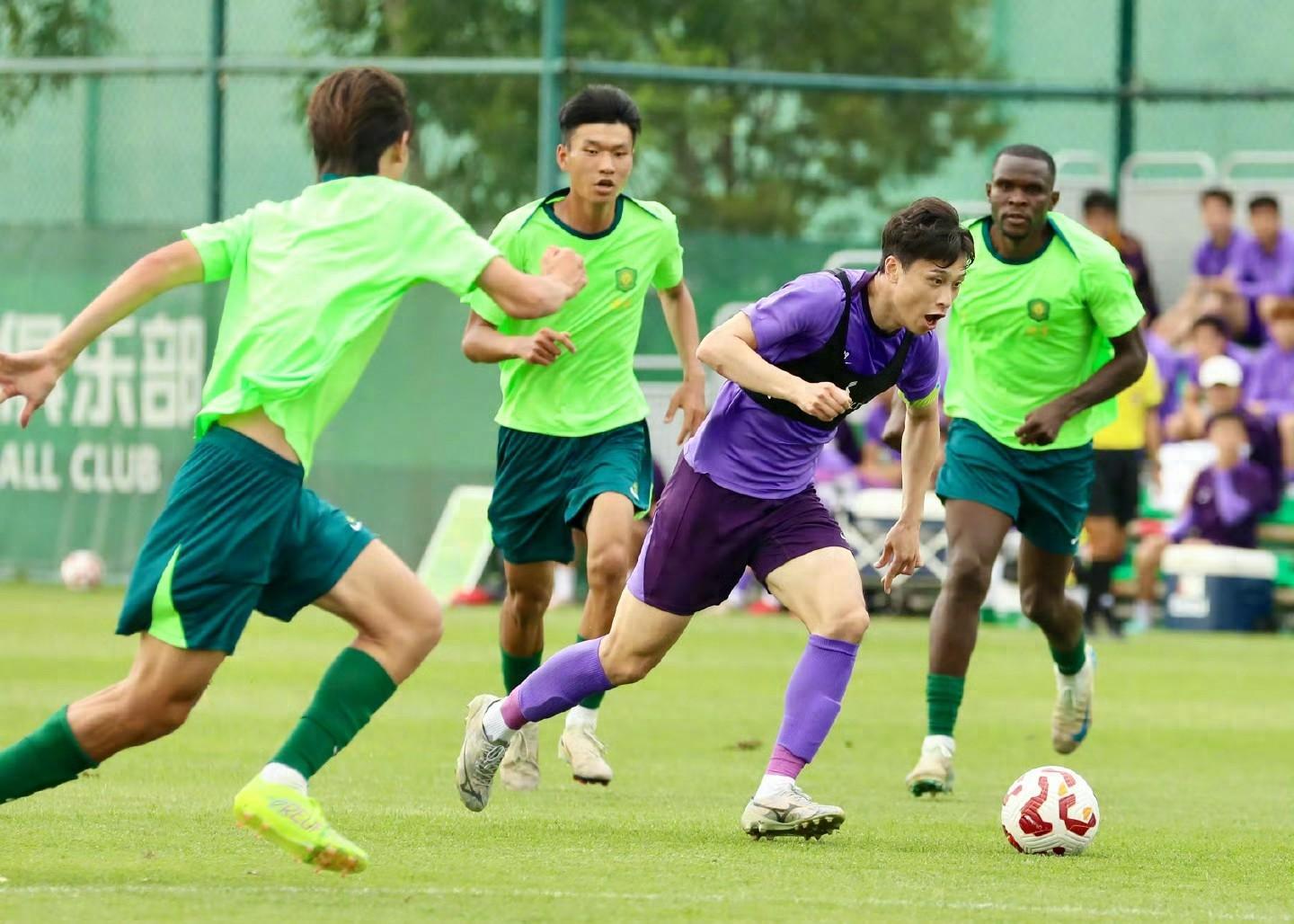 赛地聚焦——葡超国际比赛日热度飙升；武汉三镇造点机会；赛场秩序良好；年轻球员得到机会的简单介绍